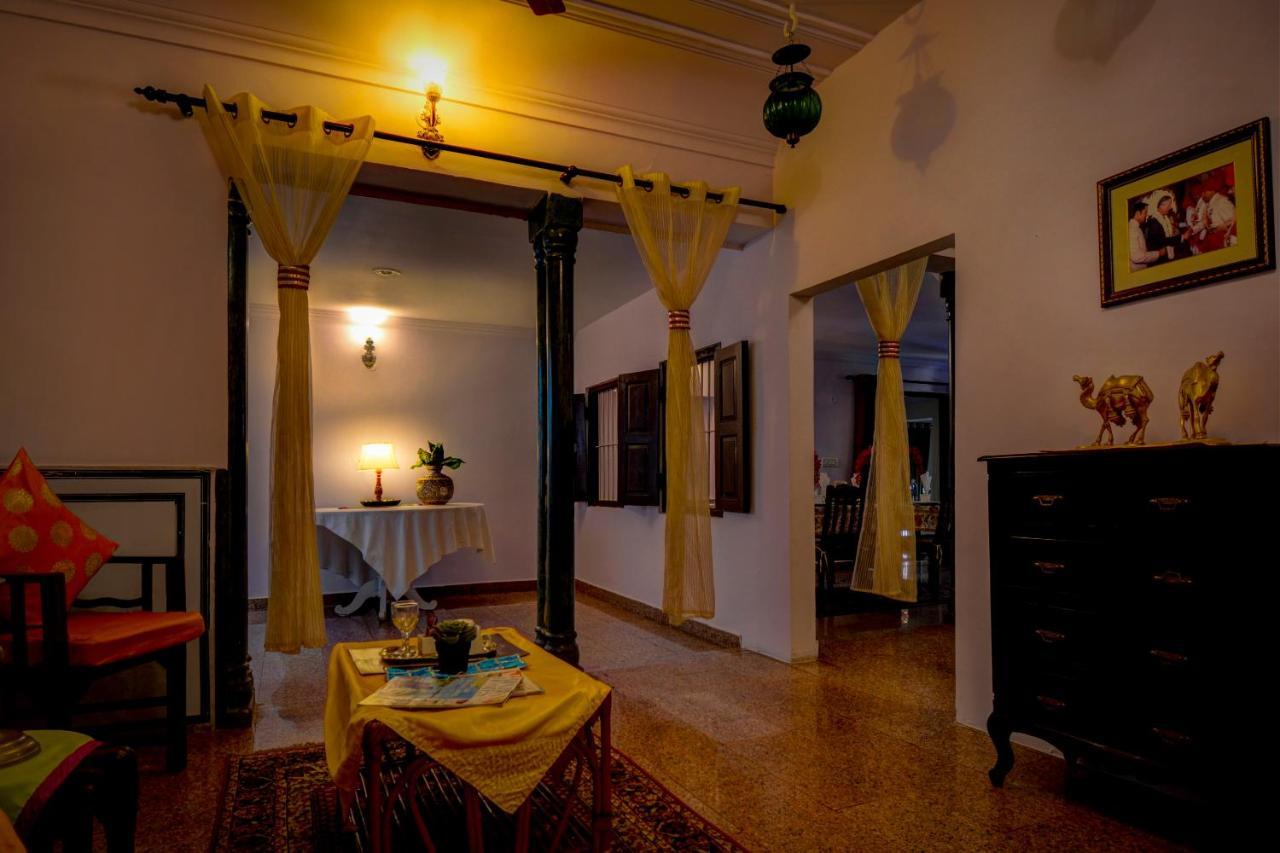 The Umaid Vilas Royal Heritage Haveli Jaipur Exteriör bild